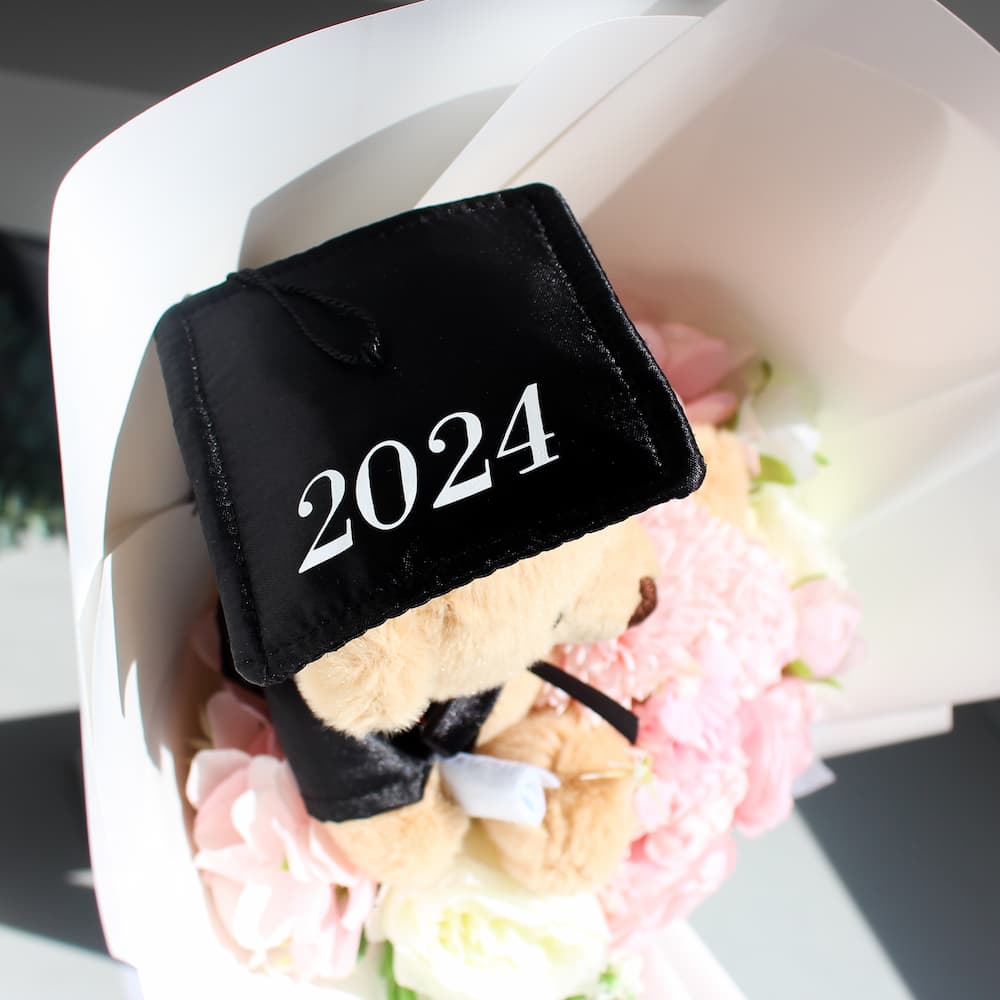 graduation bear bouquet personalised cap