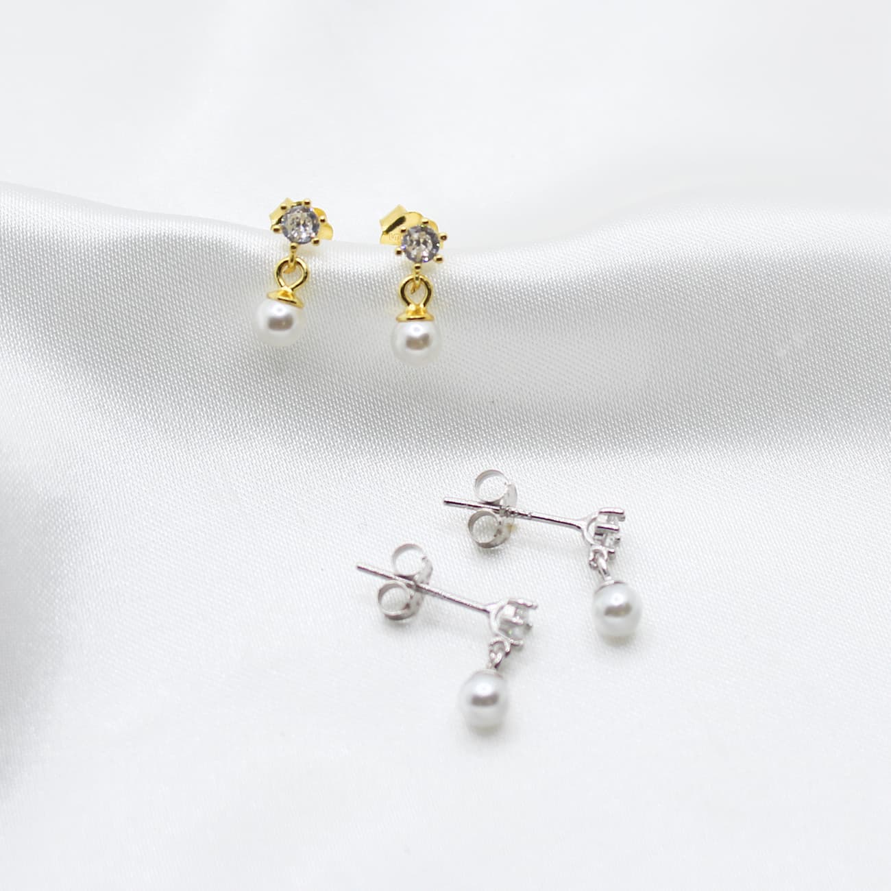 bridesmaid pearl earring stud