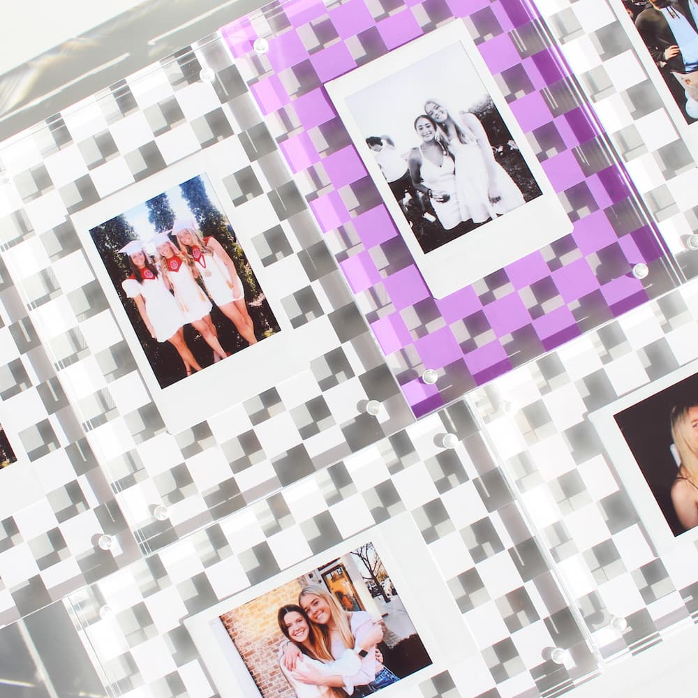 polaroid frame checkered