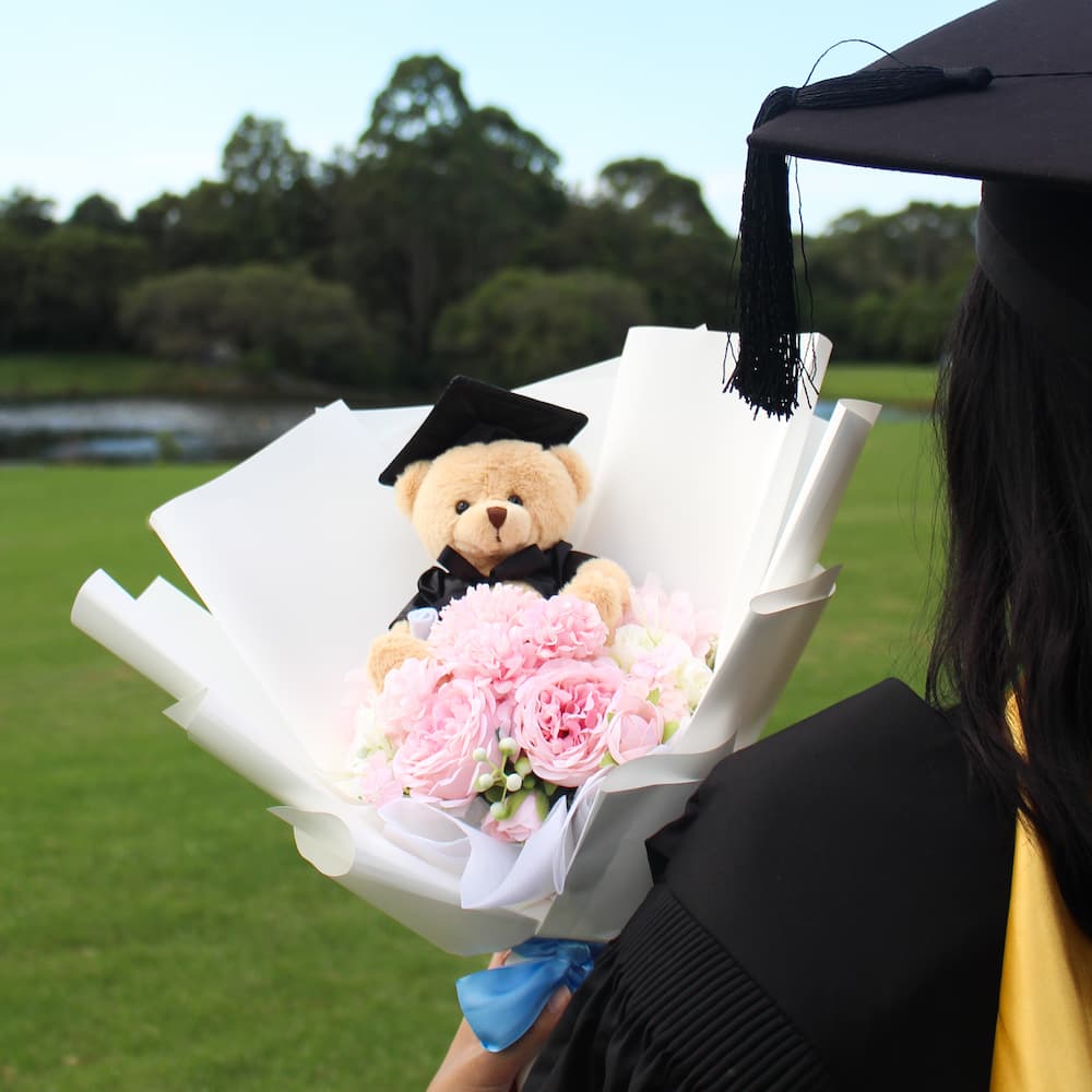 Premium Graduation Bear Bouquet