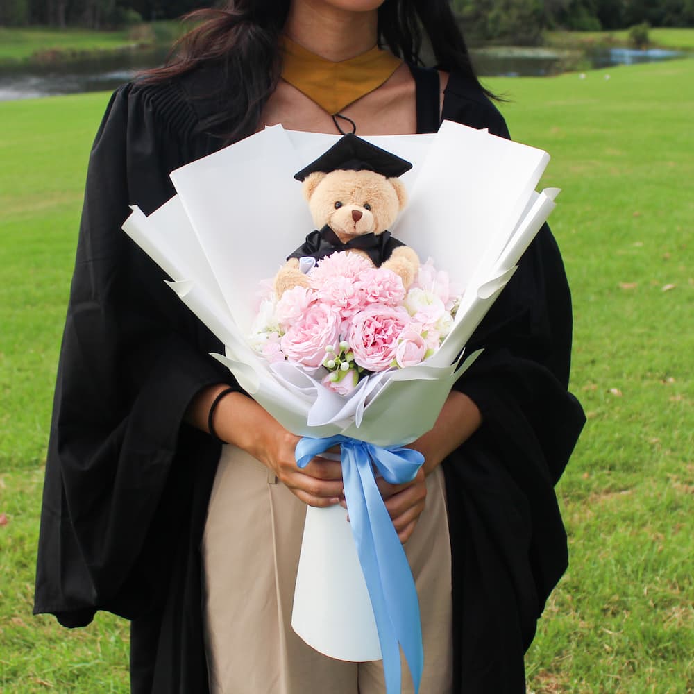 Premium Graduation Bear Bouquet