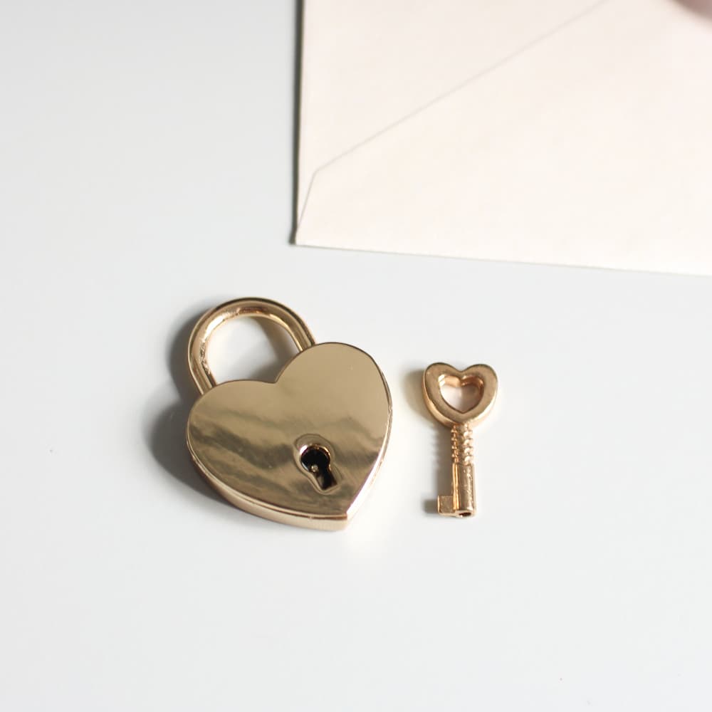 heart padlock with key acrylic wishing well box